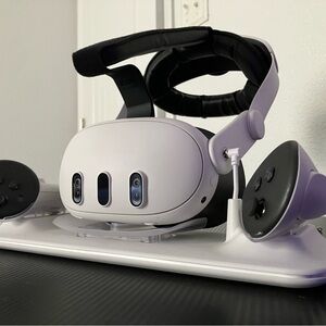 VR Headset with Controllers and more - Black and White